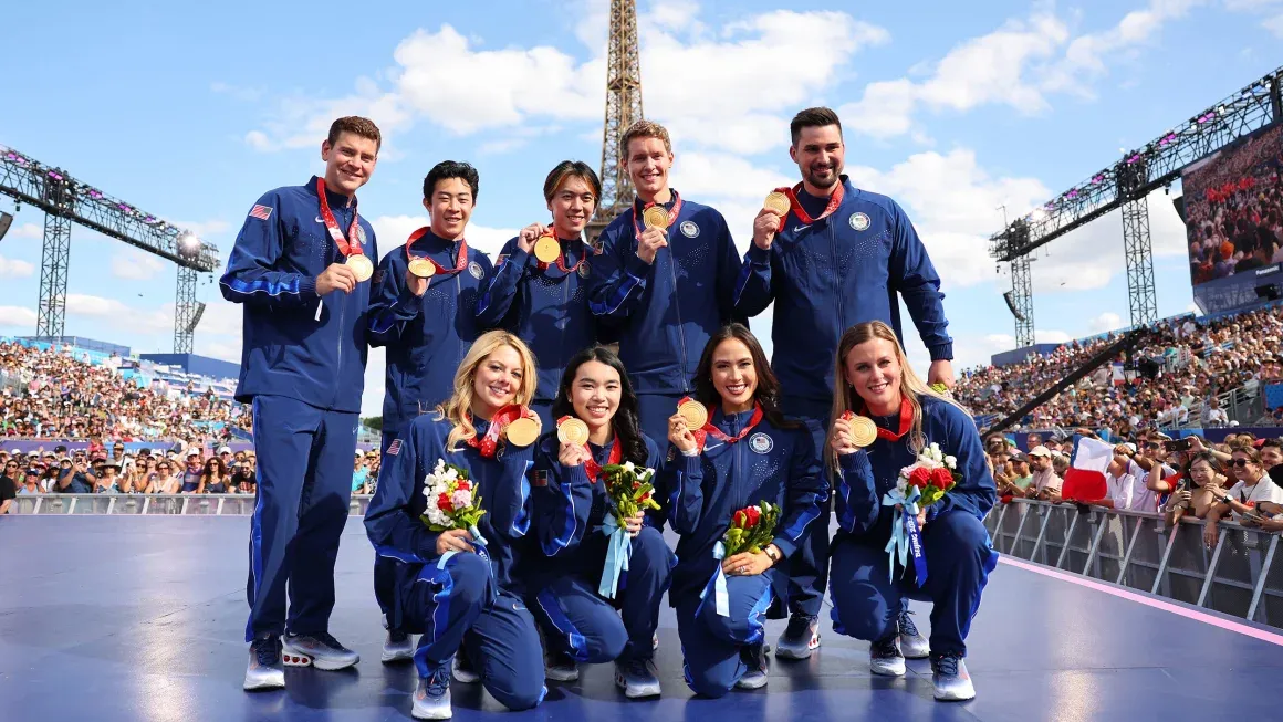 USA Skaters Get Gold Medals at Eiffel Tower